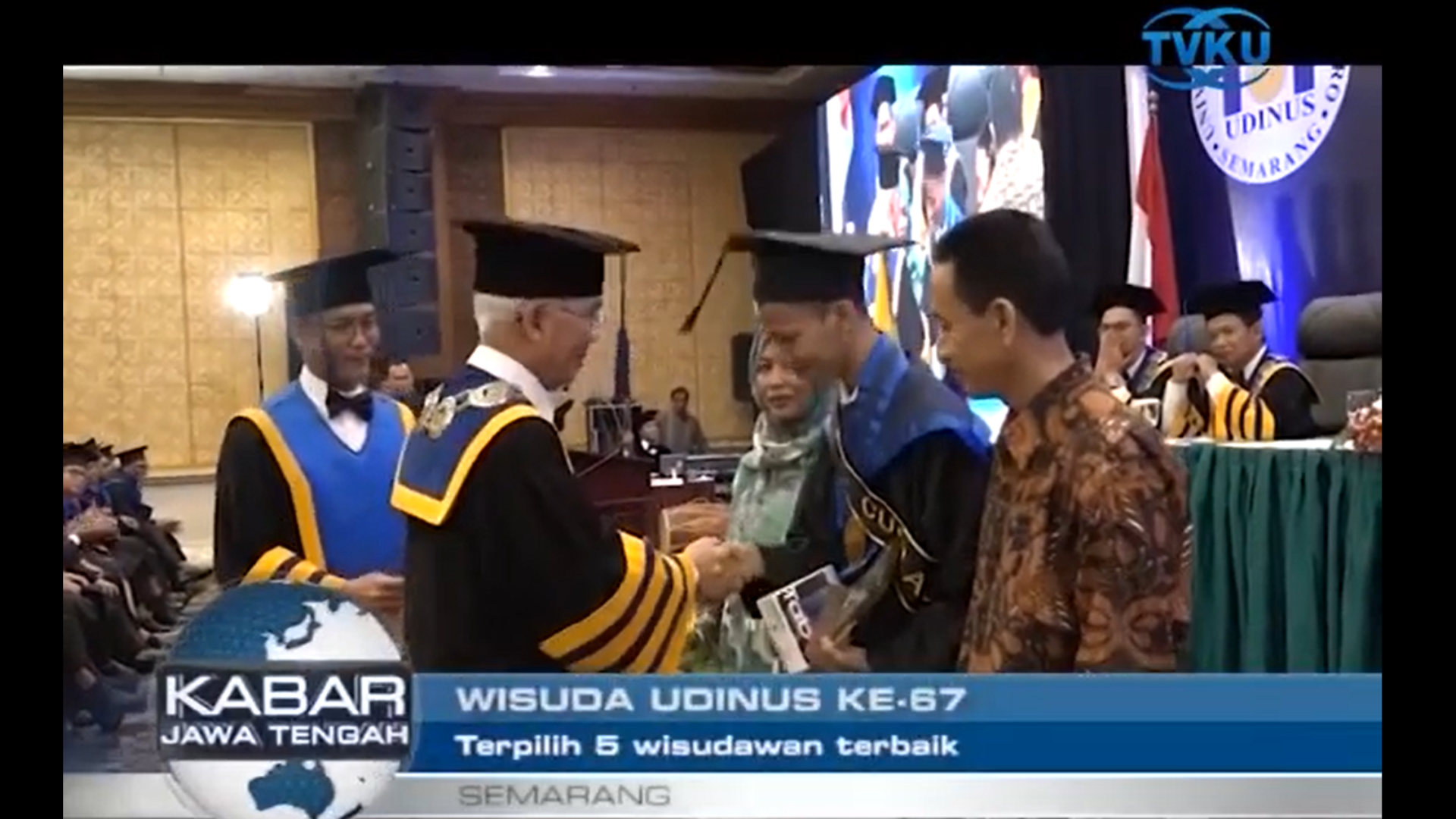 WISUDA UDINUS KE 67, 5 WISUDAWAN TERPILIH SEBAGAI WISUDAWAN TERBAIK