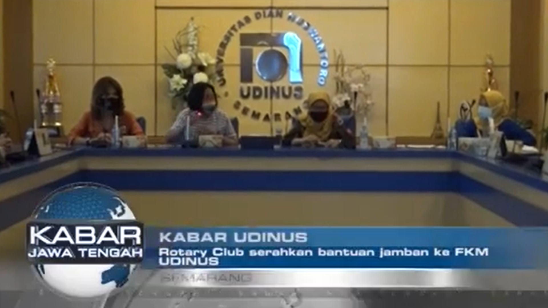 ROTARY CLUB SERAHKAN BANTUAN JAMBAN KE FKM UDINUS