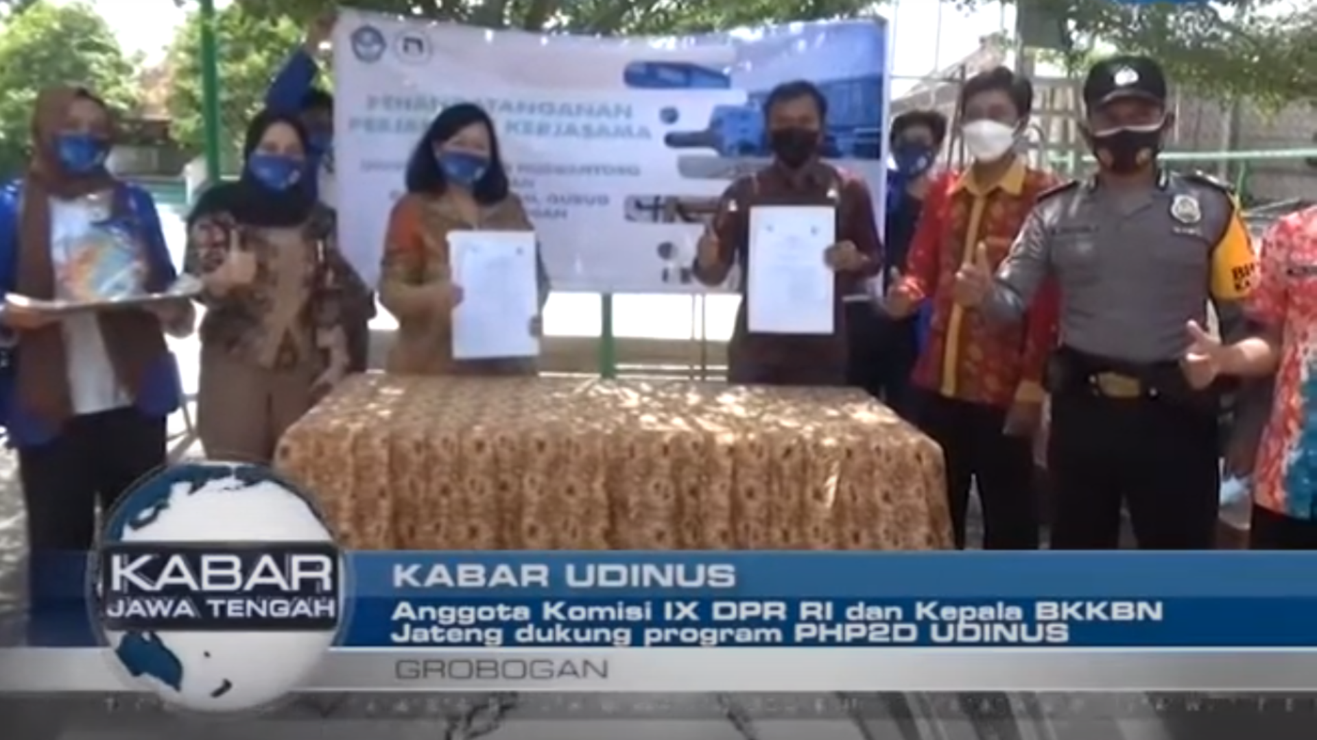 ANGGOTA KOMISI IX DPR RI DAN KEPALA BKKBN JATENG DUKUNG PROGRAM PHP2D UDINUS