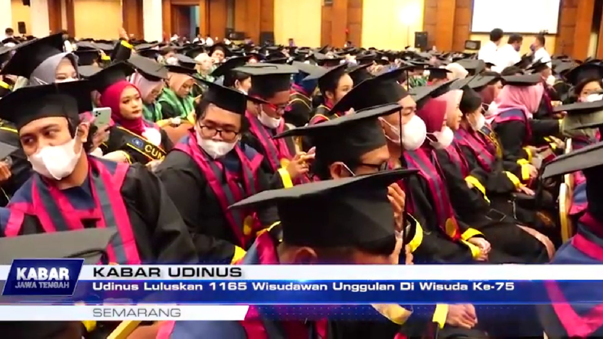 Udinus Luluskan 1165 Wisudawan Unggulan di Wisuda Ke-75