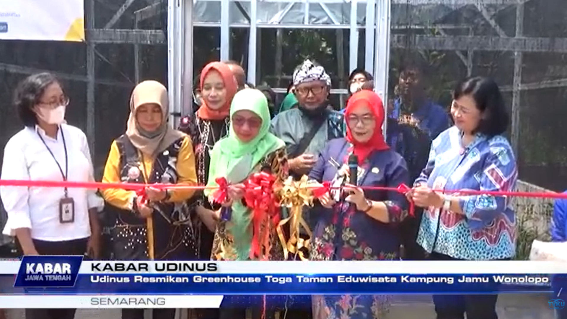 Udinus Resmikan Greenhouse Toga Taman Eduwisata Kampung Jamu Wonolopo