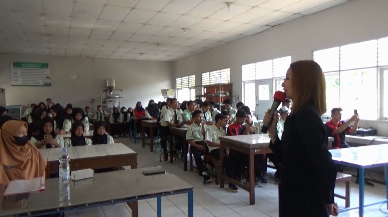 TVKU & Udinus Gelar Workshop Jurnalistik di SMK Negeri 6 Kendal