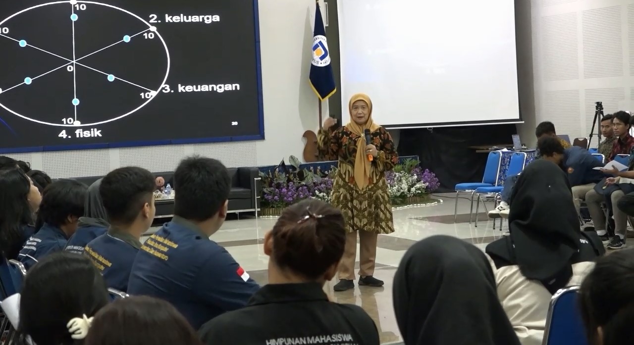  Prof Illah Sailah Kuatkan Karakter Aktivis Mahasiswa UDINUS