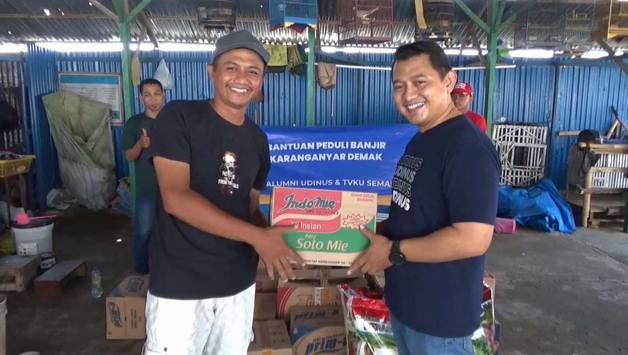  Ikatan Alumni Udinus Kirim Bantuan Untuk Korban Banjir Demak