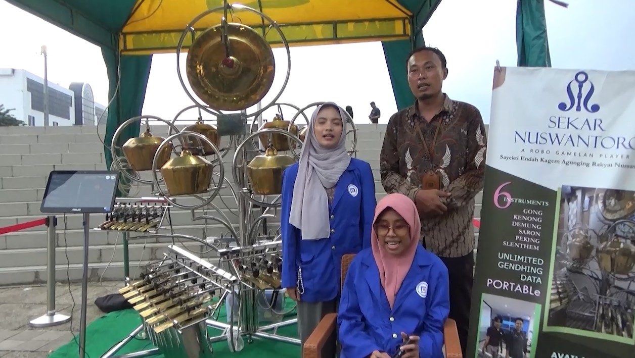 Robot Gamelan Sekar Nuswantoro Semarakkan Dugderan Semarang