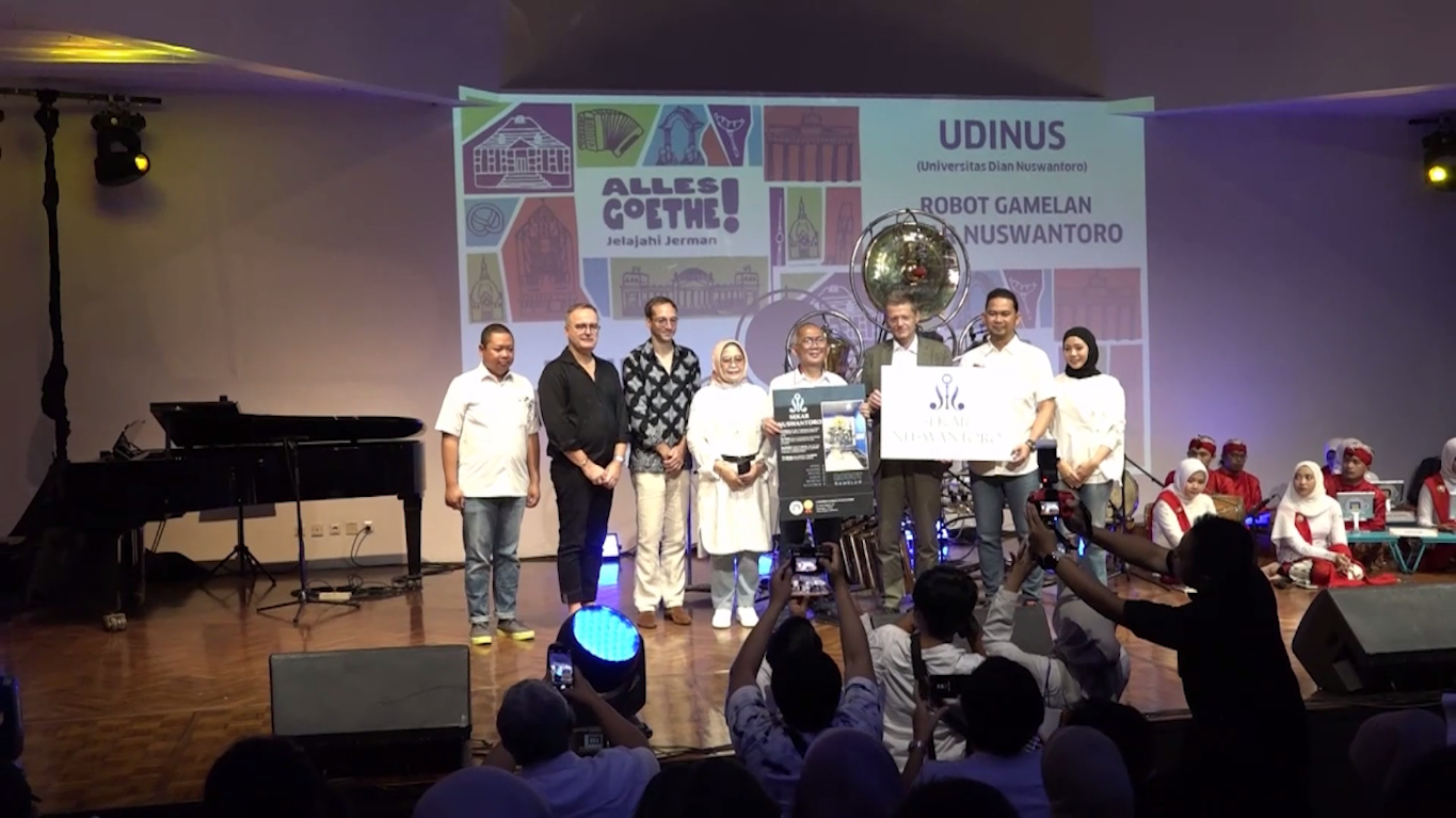 Udinus Hibahkan Robot Gamelan Untuk Lembaga Kebudayaan Jerman 